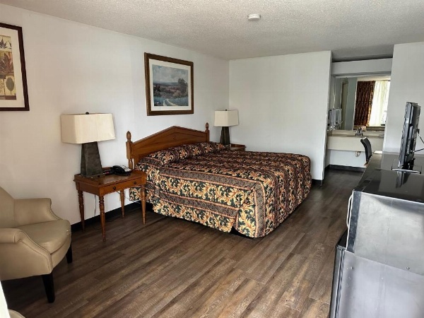 Executive Inn image 11