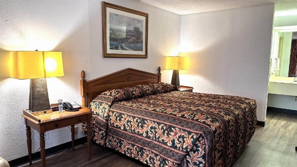 Executive Inn image 13
